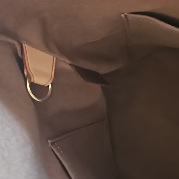 Louis Vuitton Totally MM Tote Monogram Canvas - Picture 7 of 14
